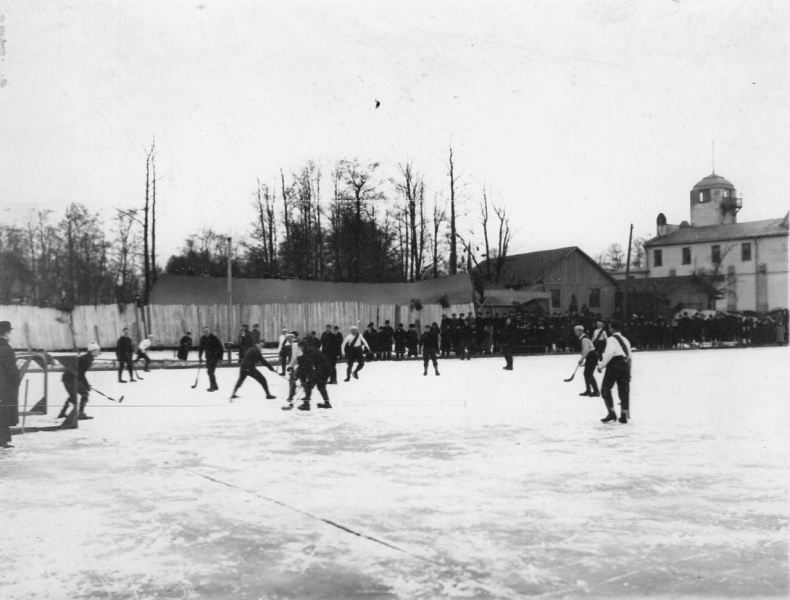 File:1910RusGame.jpg