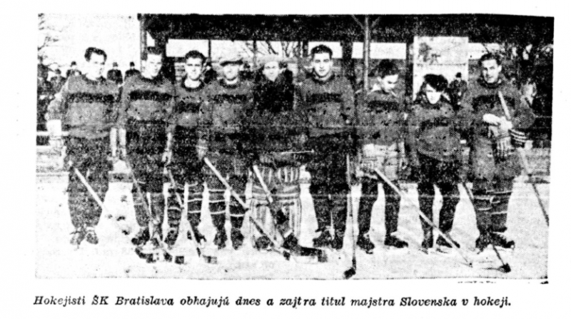 File:SK Bratislava 1942.png