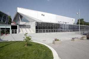Wiener Stadthalle Aussen 2008.jpg